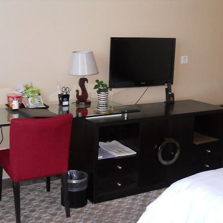 Yijing Holiday Hotel Yimeng Road Linyi  ภายนอก รูปภาพ
