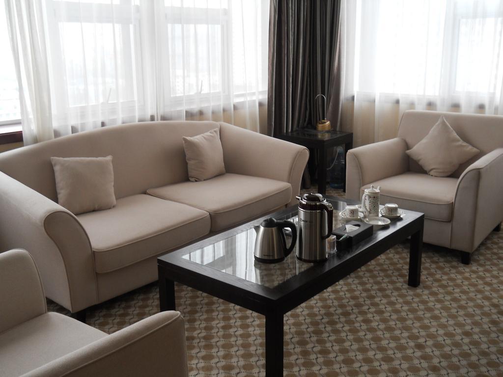 Yijing Holiday Hotel Yimeng Road Linyi  ภายนอก รูปภาพ
