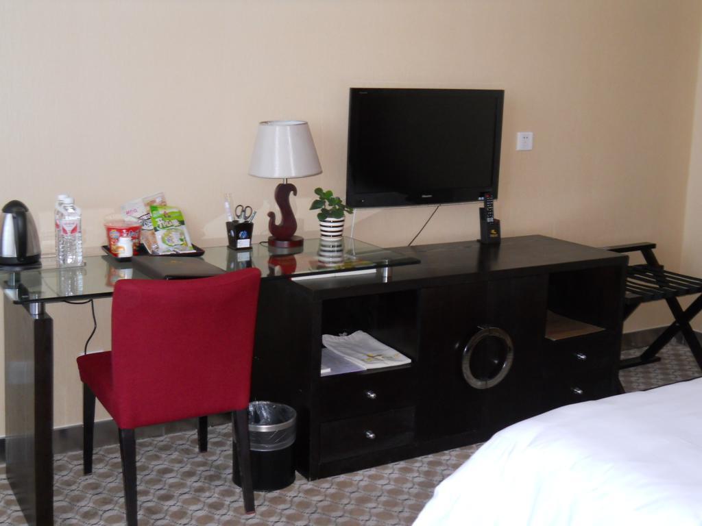 Yijing Holiday Hotel Yimeng Road Linyi  ภายนอก รูปภาพ