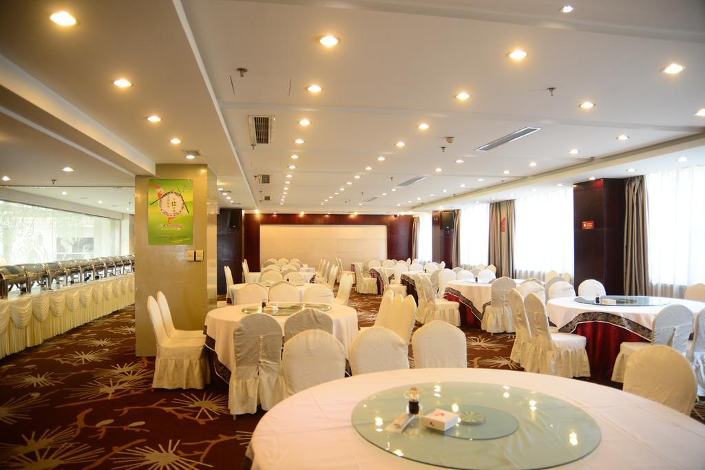 Yijing Holiday Hotel Yimeng Road Linyi  ภายนอก รูปภาพ