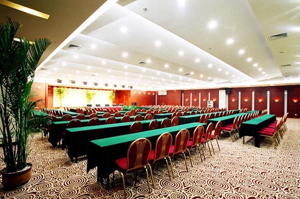 Yijing Holiday Hotel Yimeng Road Linyi  ภายนอก รูปภาพ