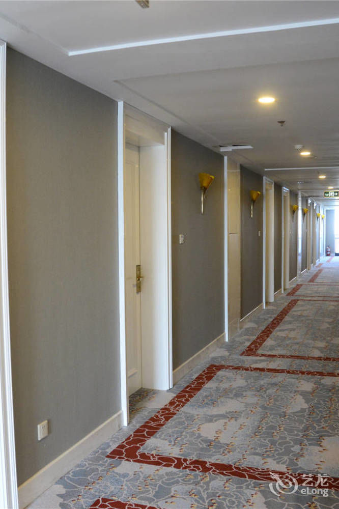 Yijing Holiday Hotel Yimeng Road Linyi  ภายนอก รูปภาพ