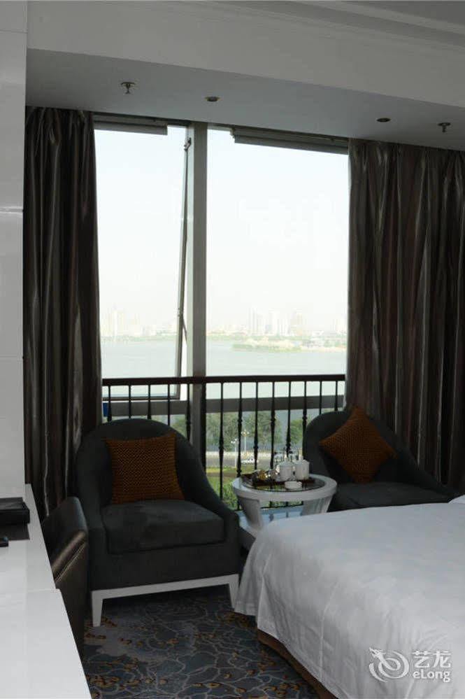 Yijing Holiday Hotel Yimeng Road Linyi  ภายนอก รูปภาพ